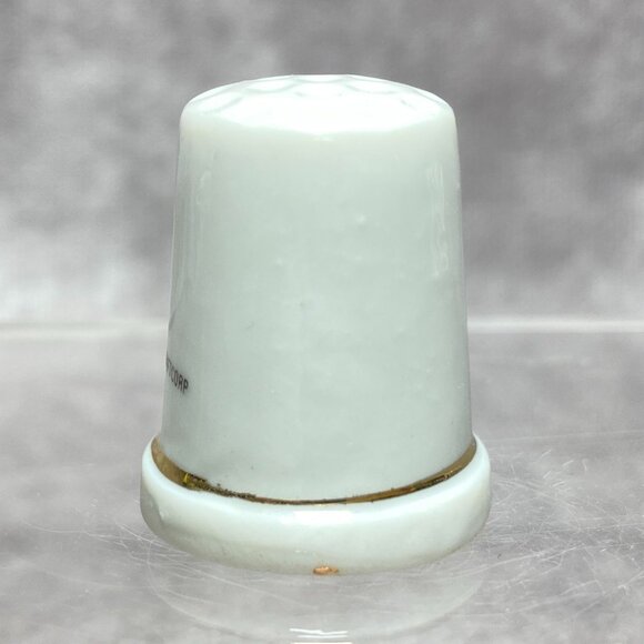 Porcelain Thimble Gold Trim & Scallop Shell Design Pecten Gloriosus By Agiftcorp - Picture 4 of 10